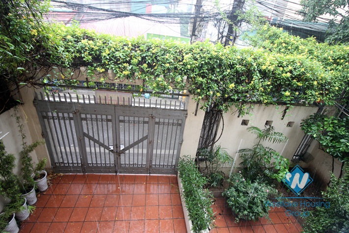 Commodious and unfurnished house for rent in Nghi Tam, Ha Noi